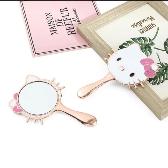 Hello Kitty Mirror - Picture 7 of 13
